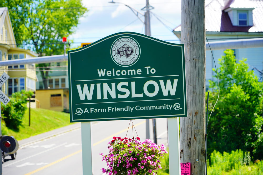 Winslow sign marking the area near local storage solutions